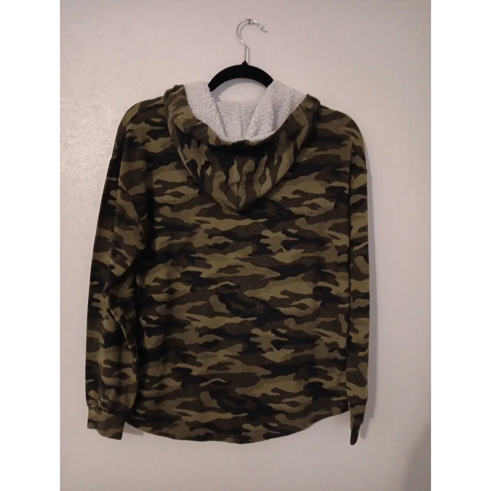 No Boundries Camo Skull Fleece Hoodie Girl Kids  Sz. M Hoodie String Is Missing.